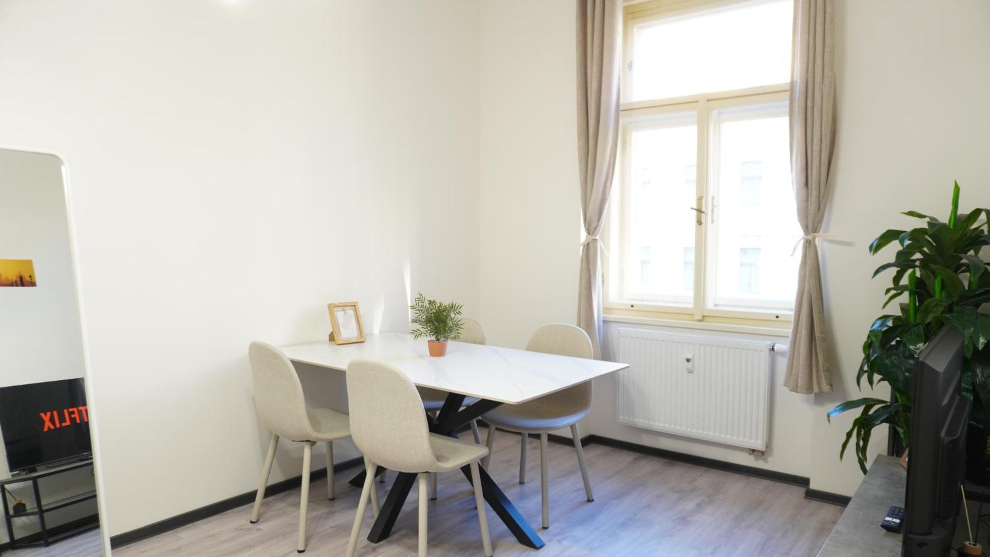 Flat With Balcony And Garage Apartamento Praga