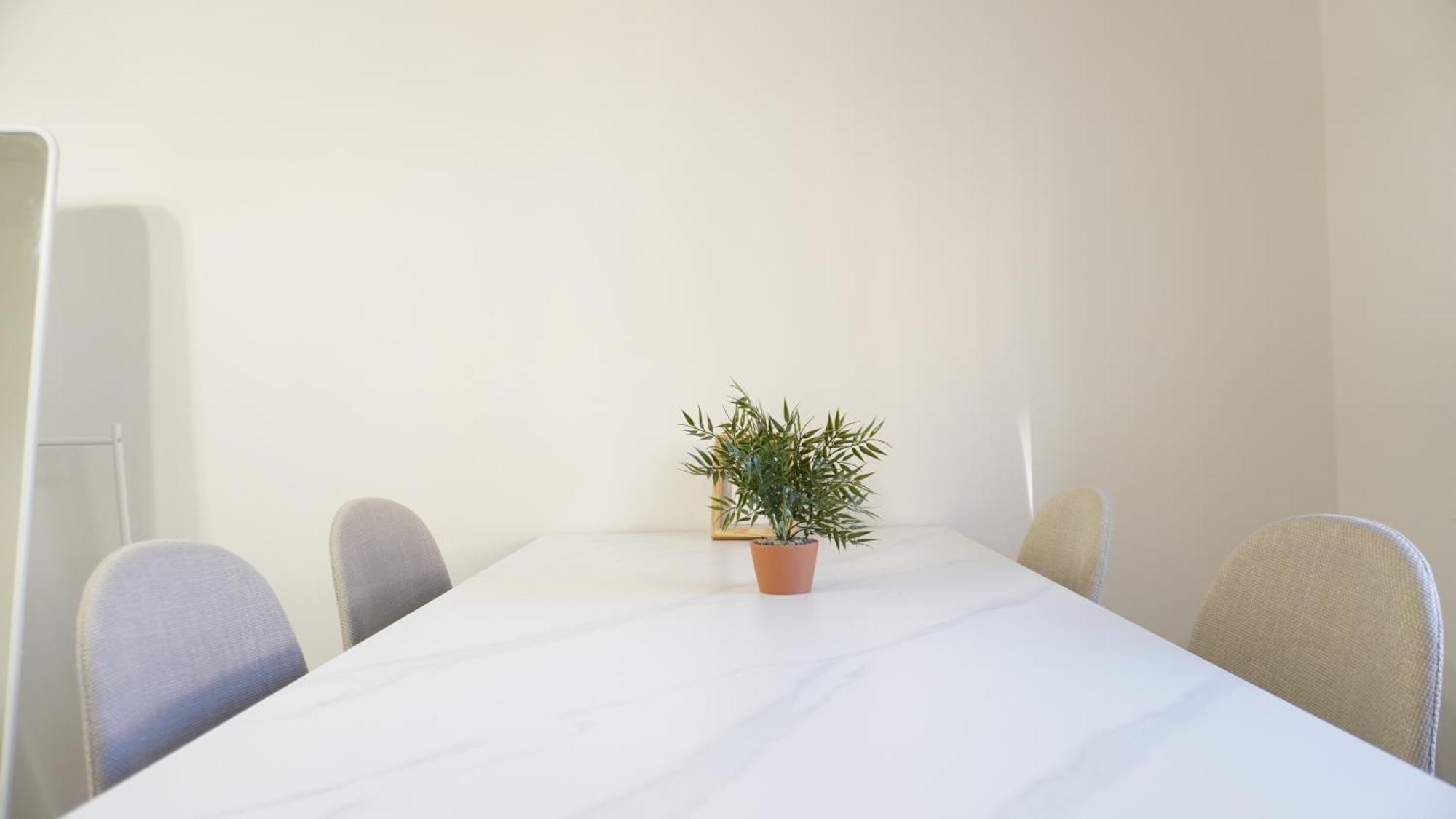 Flat With Balcony And Garage Apartamento Praga